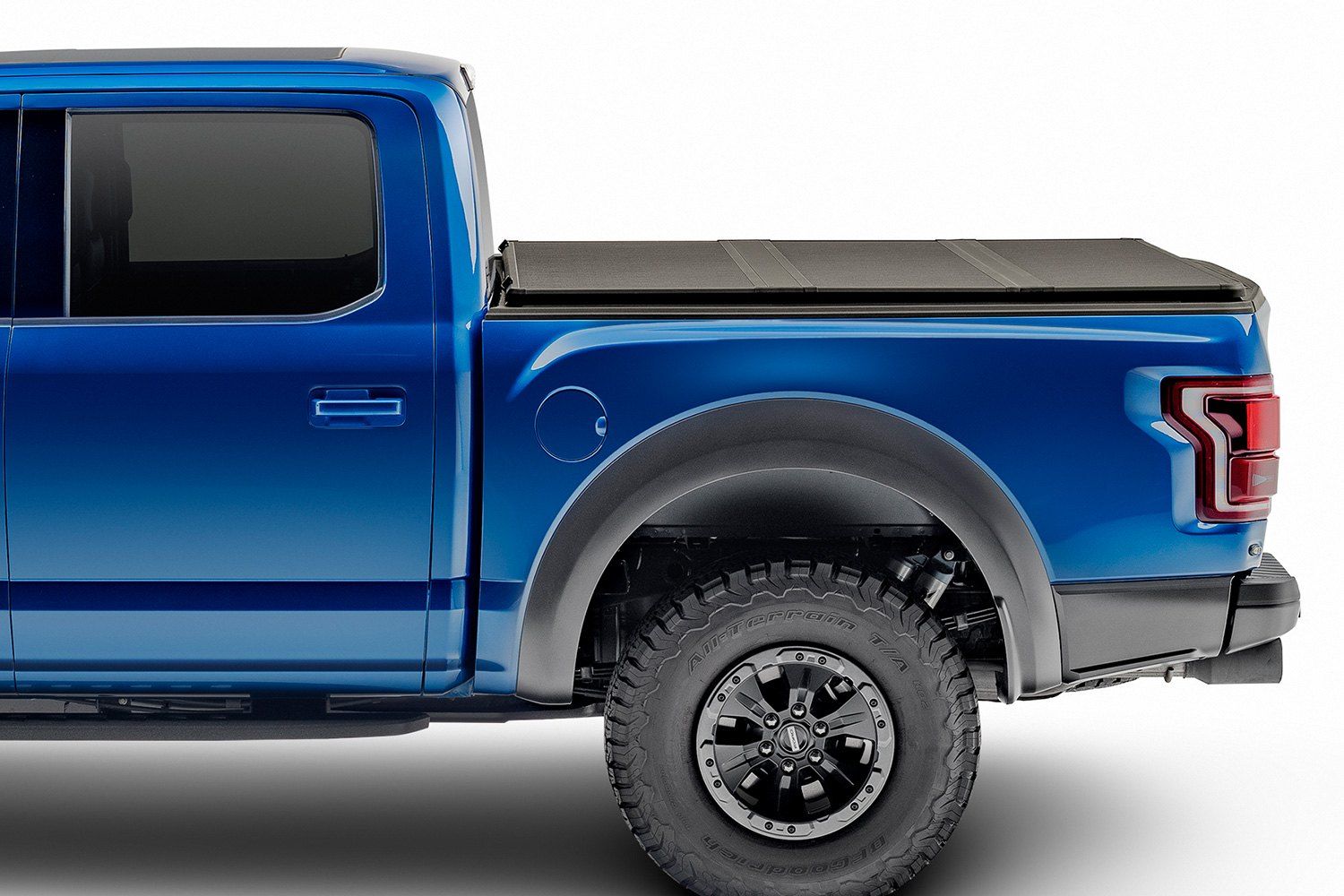 Extang® • 83895 • Solid Fold 2.0 • Hard Tri-Fold Tonneau Cover • Jeep Gladiator 5' 20-23 w/out Trail Rail System